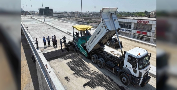 Adana'da D-400 trafiğine nefes aldıracak yeni kavşak projesi tamamlanıyor