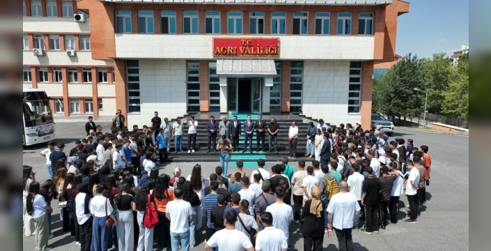Ağrı'dan 1071 genç, tarih ve kültür yolculuğuna çıktı