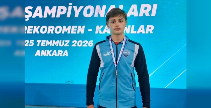 Ağrılı sporcu Miraç, güreşte Türkiye üçüncüsü olarak bronz madalya kazandı