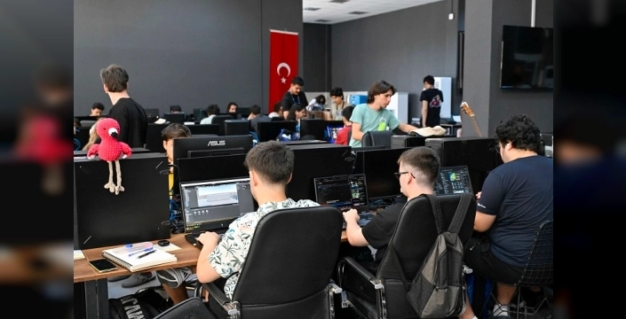 Ankara'da 48 saatlik oyun maratonu: Gençlerin yaratıcılığı sahneye çıktı