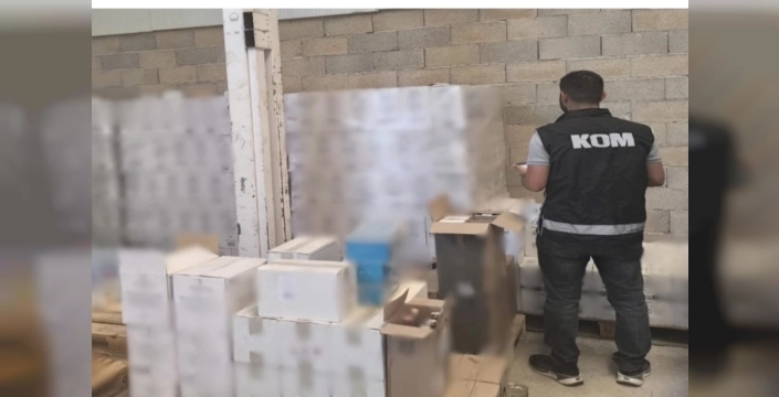 Antalya'da Nefes Kesen Operasyon: Binlerce Şişe Kaçak İçki ve Tütün Ele Geçirildi, FETÖ Bağlantılı Şüpheliler de Gözaltında