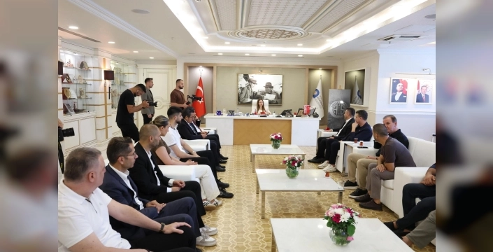 Antalyaspor yönetiminden Büyükşehir'e teşekkür ziyareti