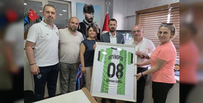 Artvinspor'un kadın voleybol takımına Bursa'dan büyük destek