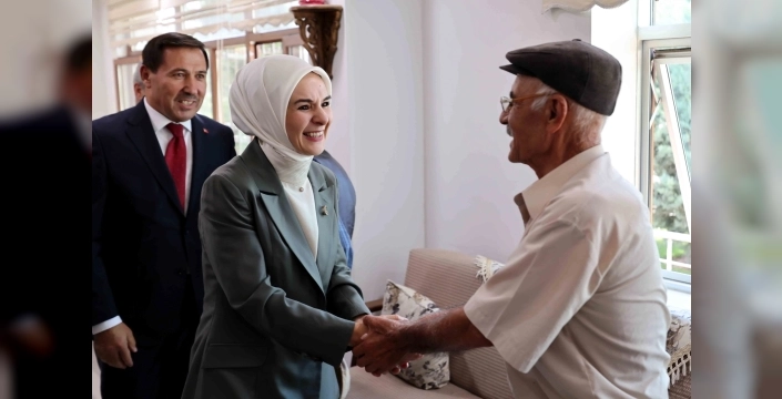 Bakan Göktaş, Konya Karatay'da büyüklerle bir araya geldi
