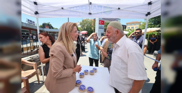 Bakırköy'de aşure gününde binlerce kişiye ikram yapıldı