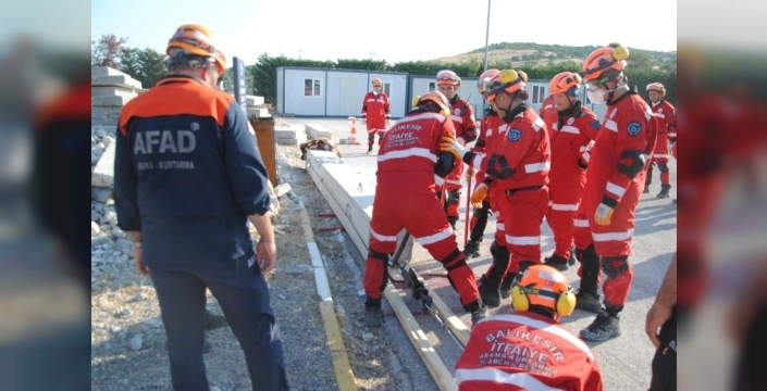 Balıkesir İtfaiyesi, AFAD akreditasyonunu başarıyla tamamladı