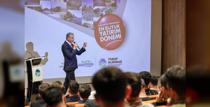Başkan Alemdar, gençlerle buluştu: Şehrin geleceği ve siyaset üzerine samimi sohbet