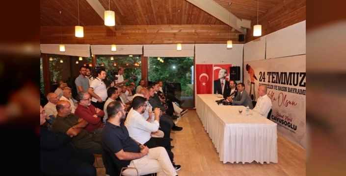 Başkan Çavuşoğlu'ndan basına tam destek: 'Demokrasinin vazgeçilmez unsuru