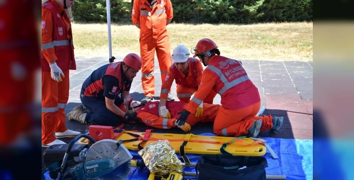 Beylikdüzü'nde afet gönüllülerine kapsamlı eğitim verildi