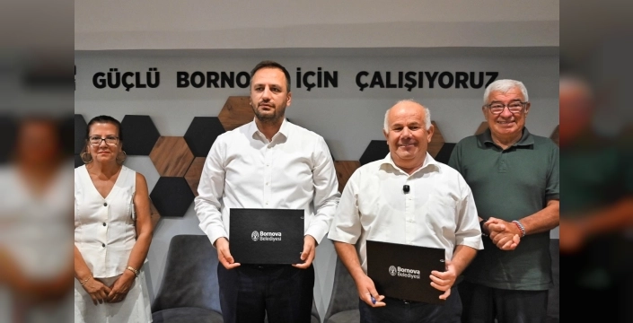 Bornova'da yaşlılara 'Üçüncü Yaş Üniversitesi' ile yeni bir ufuk