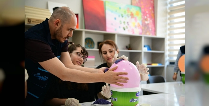 Çayırova'da engelsiz yürekler yaz okulunda buluşuyor