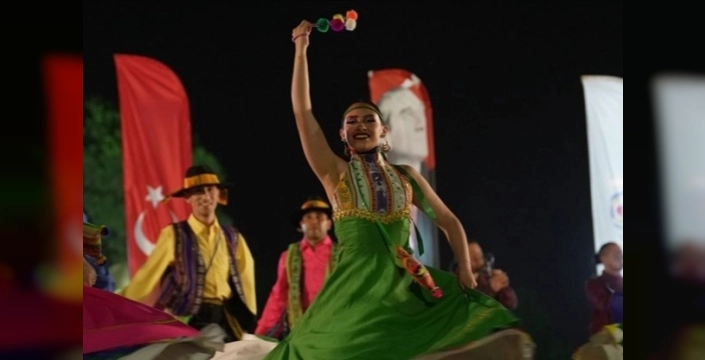 Denizli’de 20. Uluslararası Halk Dansları Festivali coşku dolu anlara sahne oluyor