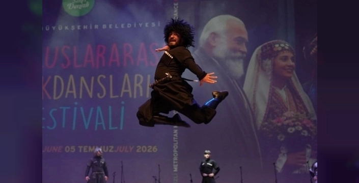 Denizli'de 20. Uluslararası Halk Dansları Festivali sona erdi: Renklerin ve kültürlerin görkemli buluşması