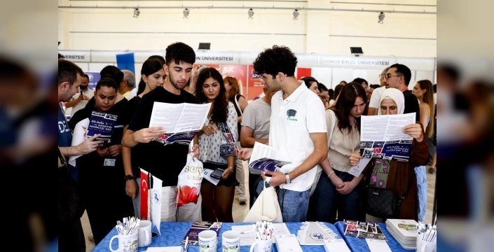 Dokuz Eylül Üniversitesi, tercih fuarında öğrenci adaylarıyla buluştu