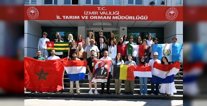 Dünyadan tarımcılar İzmir'in verimli topraklarını mercek altına aldı
