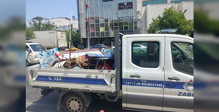 Efes Selçuk'ta kaldırımlar yeniden düzenleniyor: Zabıta denetimleri sıkılaştı
