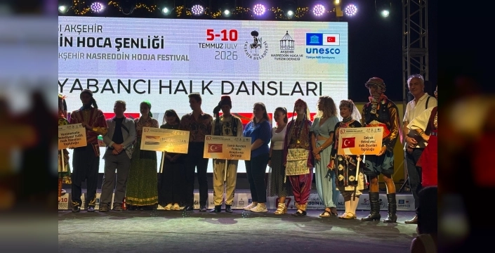Efes Selçuk'un halk oyunları Akşehir'de coşkuyla alkışlandı