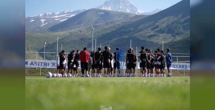 Erciyes'in zirvesi, sporcuların yeni adresi: Yüksek irtifa kampı rekor kırıyor