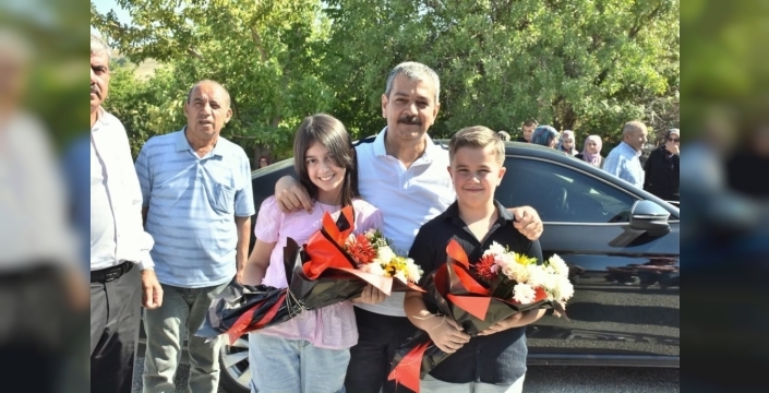 Erol Keleş, Ağın'da asfaltlanan köy yolunun açılışını yaptı