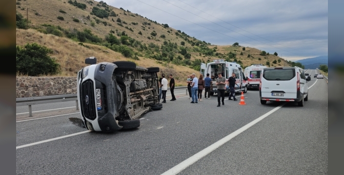 Erzincan'da yürek burkan kaza: Minibüs devrildi, 16 kişi yaralandı!