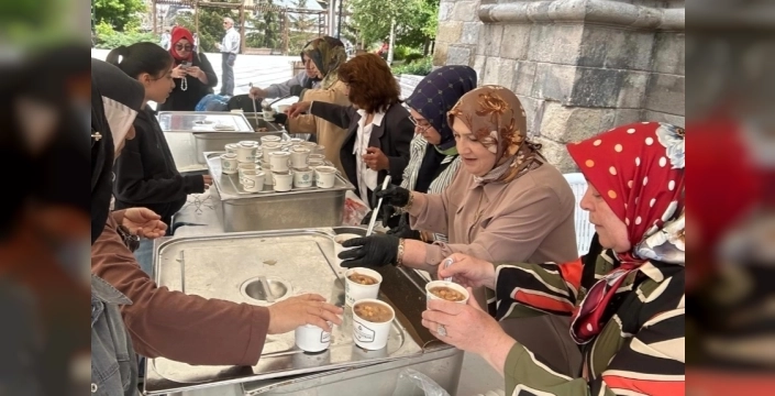 Erzurum Kent Konseyi'nden muharrem ayına özel aşure ikramı
