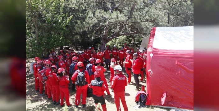 Gerçek Operasyona Dönüşen Tatbikat: AKUT Ekipleri 20 Dakikada İki Kişiyi Kurtardı