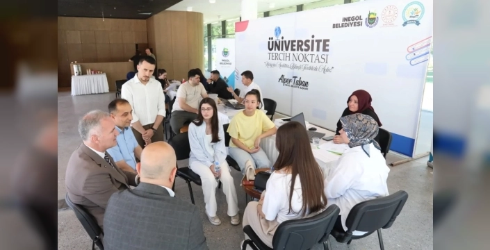 İnegöl Belediyesi, üniversite tercih döneminde öğrencilerin yanında
