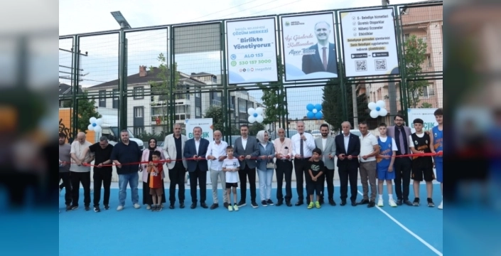 İnegöl'de Süleymaniye Mahallesi'ne nefes aldıracak semt sahası ve otopark hizmete girdi