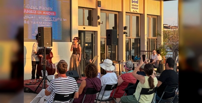 İstanbullular, yaz akşamlarını 'Terasta Caz' konserleriyle renklendiriyor