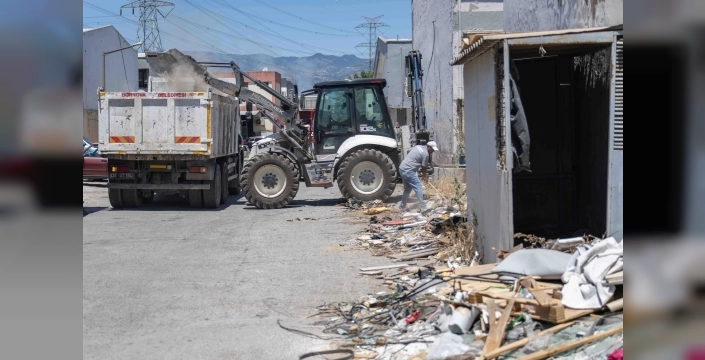 İzmir Bornova'da ayakkabı atıkları geri dönüşüme kazandırılıyor