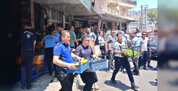 İzmir'de seyyar satıcılara karşı sert denetim: 38 ceza kesildi