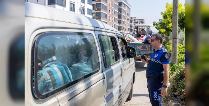 İzmir'de tarım işçisi servislerine nefes kesen denetim: Korsan taşımacılığa geçit yok!