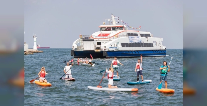 İzmir gururlandı: Kabotaj Bayramı'nda otizmli sporcu Tuna Tunca'dan tarihi başarı
