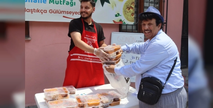 İzmit Belediyesi, Mahalle Mutfakları ile sofraları ısıtıyor: Kalite ve uygun fiyat bir arada
