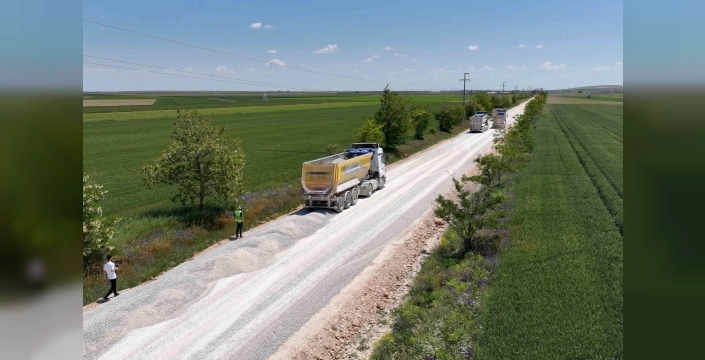Karatay'da 17,5 kilometrelik yol ağına yenilik geliyor