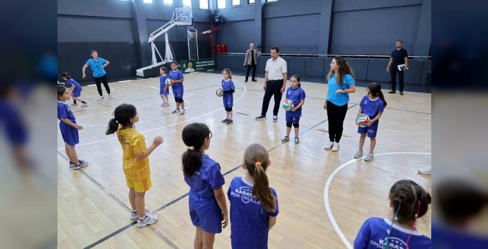 Karatay'da yaz okulları coşkusu: 3.670 öğrenci 12 branşta ter döküyor