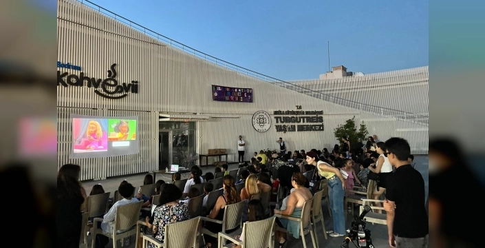 Karne coşkusu sinemayla taçlandı: 300 çocuk için unutulmaz bir akşam!