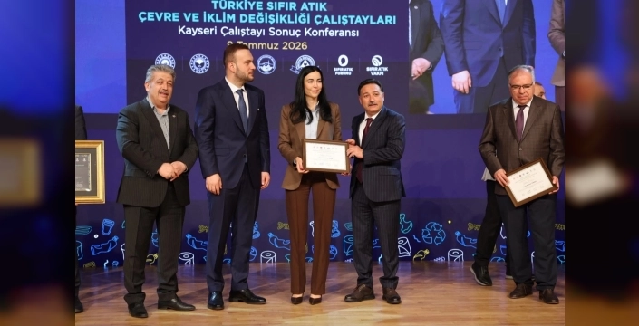 Kayseri Büyükşehir Belediyesi'ne sıfır atık plaketi verildi