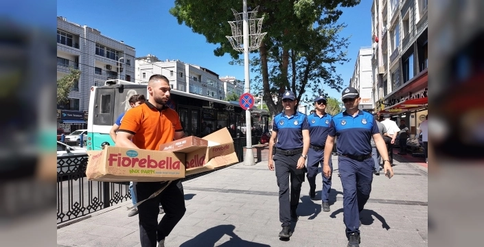 Kayseri'de zabıtadan çevre temizliği seferberliği: Esnafa 'çevre şapkası' sürprizi