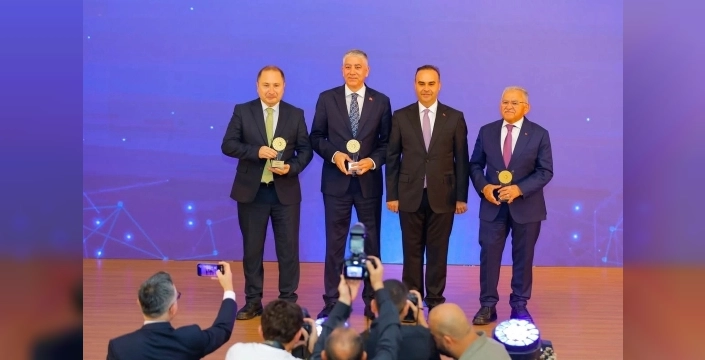 Kayseri'den yeşil dönüşüm atağı: Toplu ulaşımda rüzgâr enerjisiyle ikincilik ödülü!