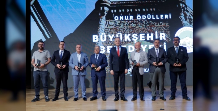 Kayseri turizmde parladı: Büyükşehir Belediyesi'ne 3 ödül birden!