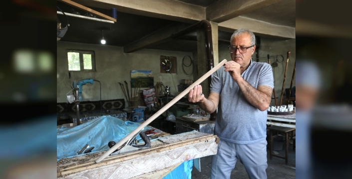 Kehribarla süslenen ceviz bastonlar: Birol'dan sanat ve miras buluşması