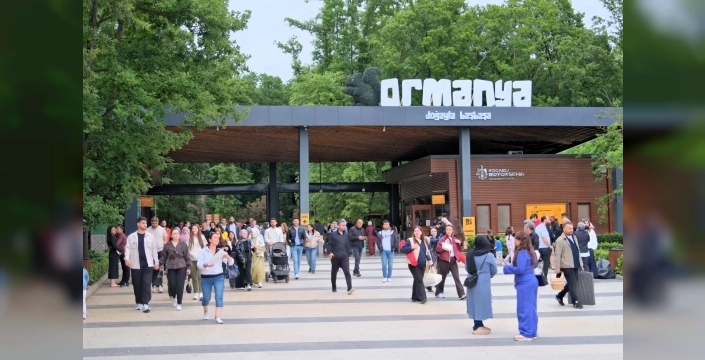 Kocaeli, meydanları ve millet bahçeleriyle sosyal yaşamın kalbi oldu