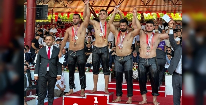 Kocaeli'nin yiğit pehlivanı Seçkin Duman, Kırkpınar'da kürsüye çıktı!