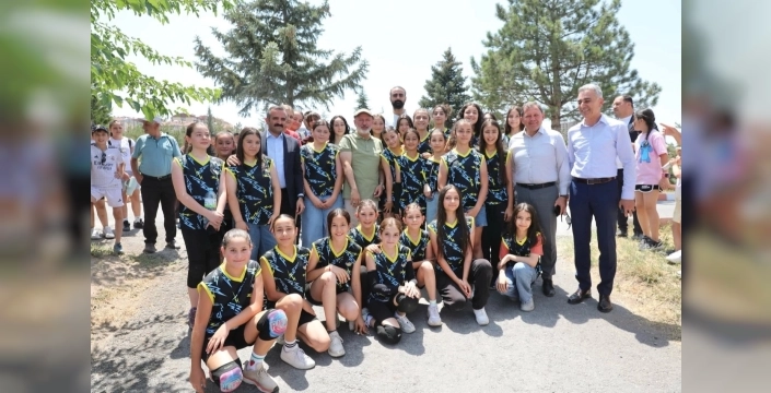 Kocasinan'da 'Kocaburger' coşkusu: Başkan Çolakbayrakdar gençlerle buluştu