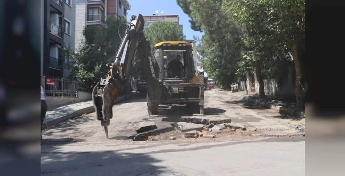 Maltepe'de asfalt çalışmaları Cevizli Mahallesi'nde devam ediyor
