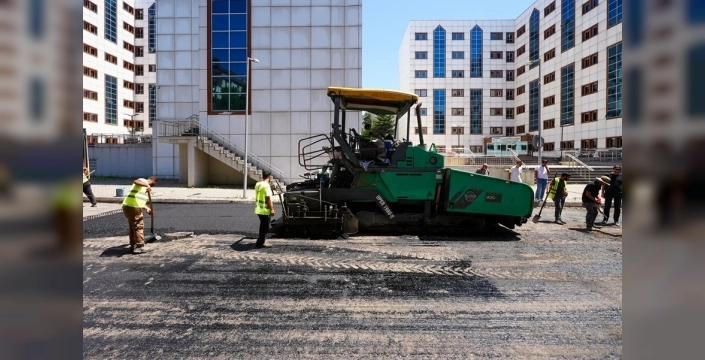 Maltepe'de yollar yenileniyor, konfor ve güvenlik artıyor