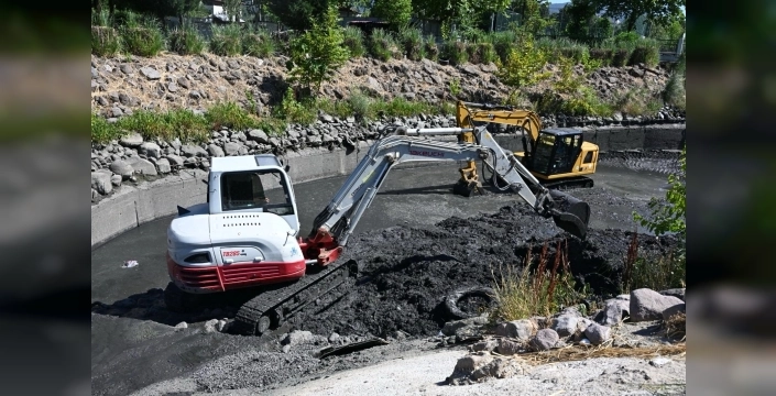 Manisa'da Safran Deresi'nde temizlik seferberliği