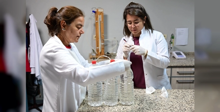 Manisa'da tarıma devrim: Bilimsel destek laboratuvarı çiftçinin yüzünü güldürdü