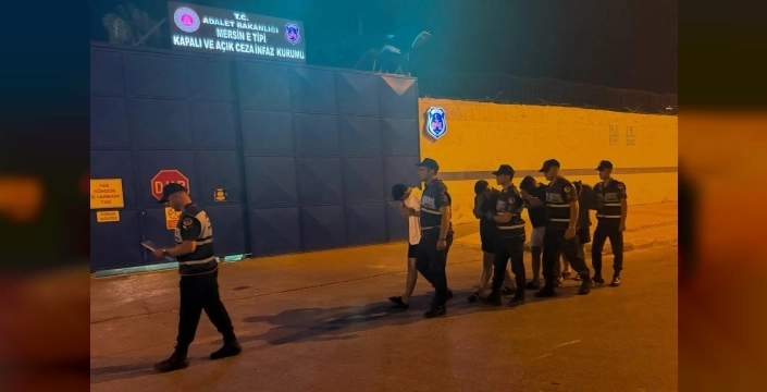 Mersin'de polise direnmenin bedeli ağır oldu: 4 kişi cezaevine gönderildi